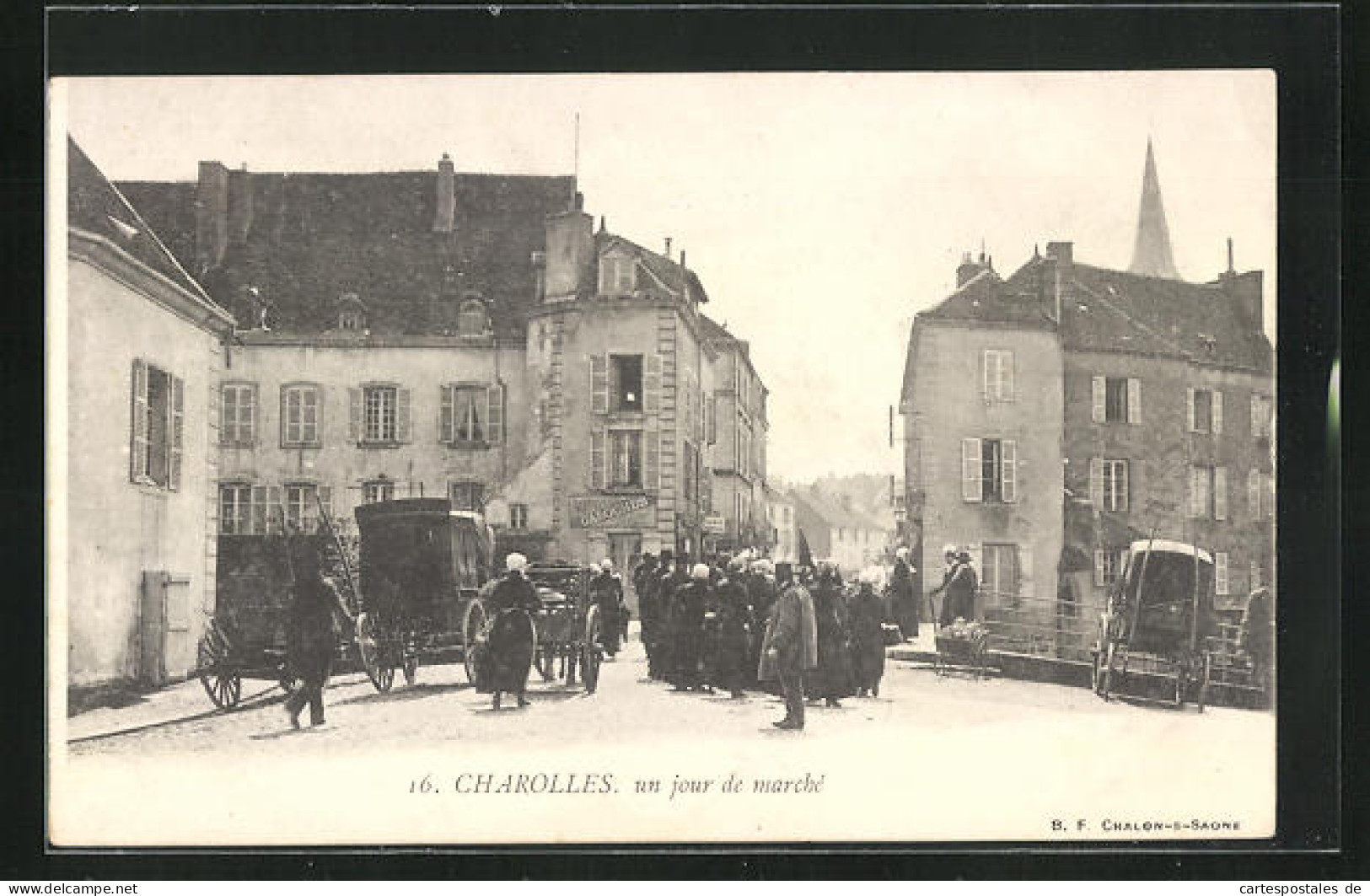 CPA Charolles, Un Jour De Marché  - Charolles