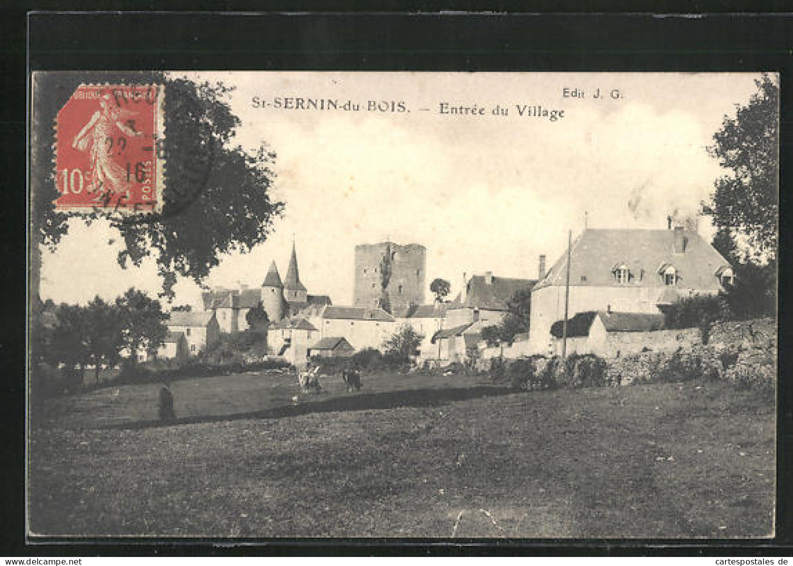 CPA Saint-Sernin-du-Bois, Entrée Du Village  - Autres & Non Classés