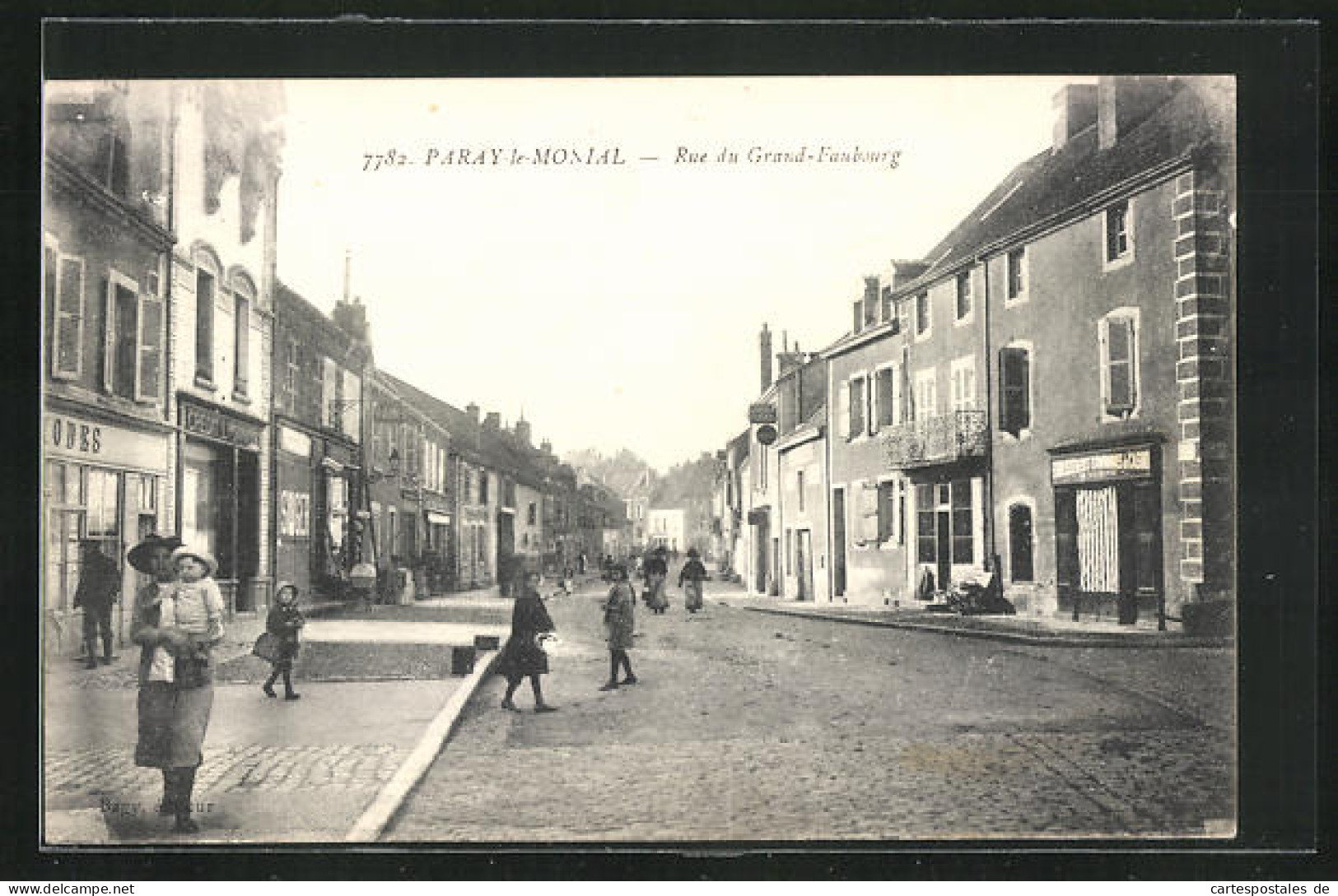 CPA Paray-le-Monial, Rue Du Grand-Faubourg  - Autres & Non Classés