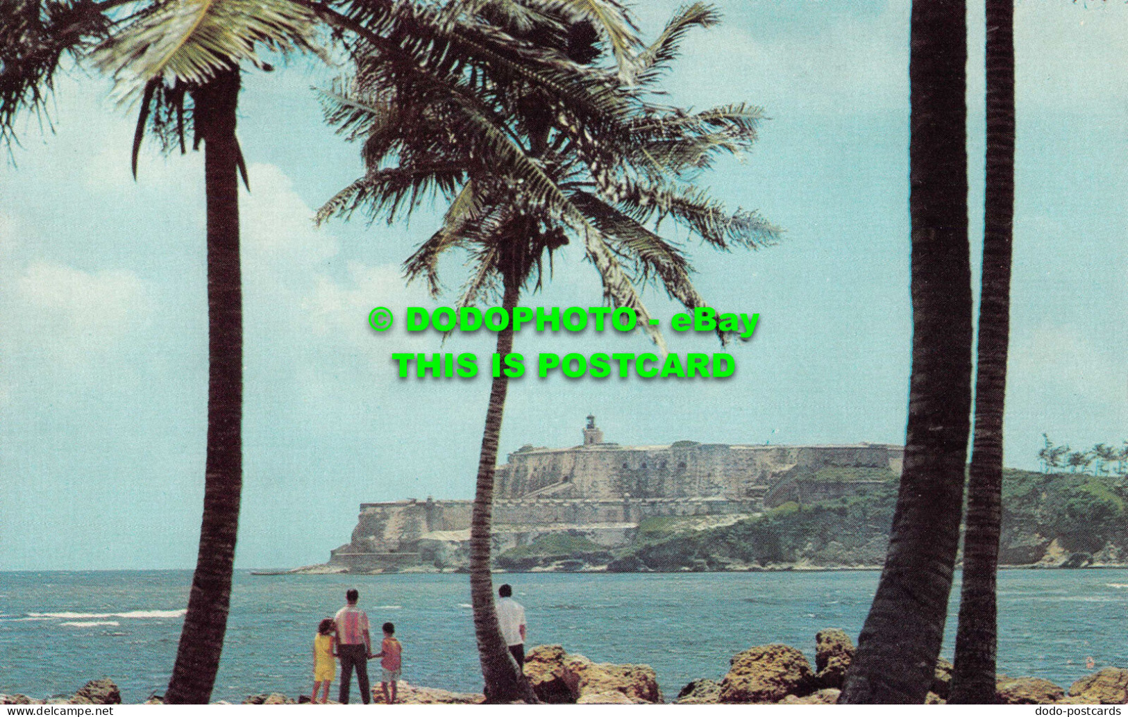 R533699 A Puerto Rican Family. Isla De Cabras Into Past. El Morro Fortress In Ol - Monde