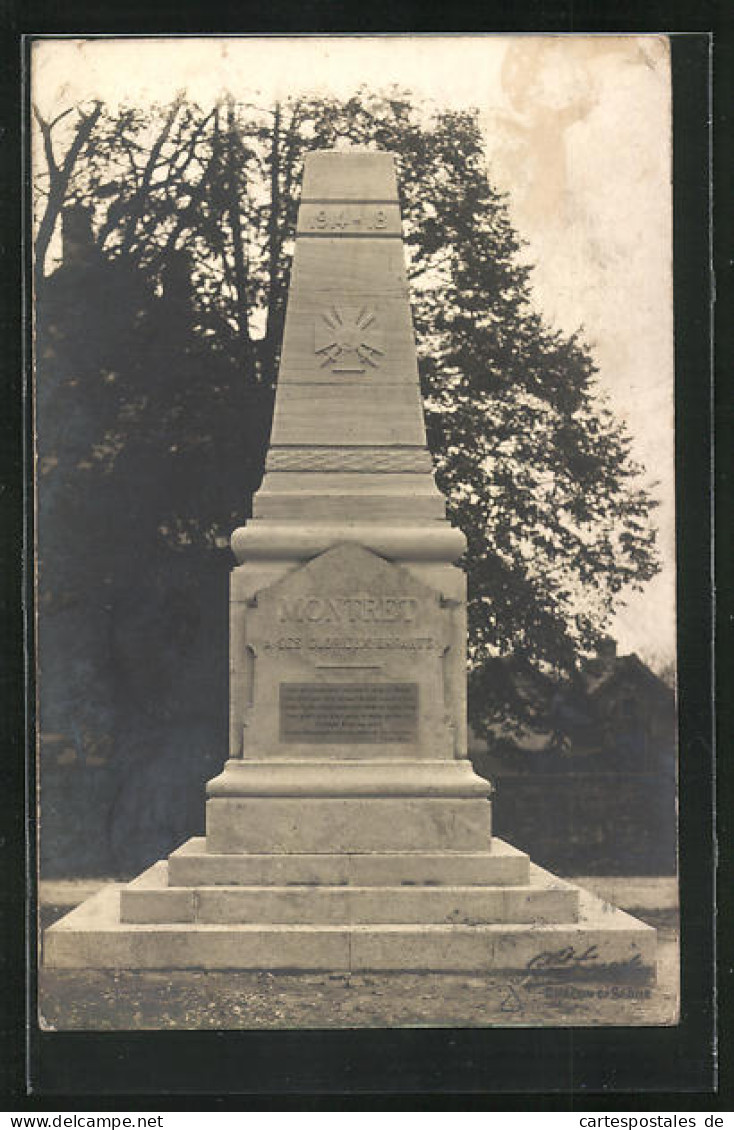 CPA Montret, Le Monument Aux Morts  - Other & Unclassified