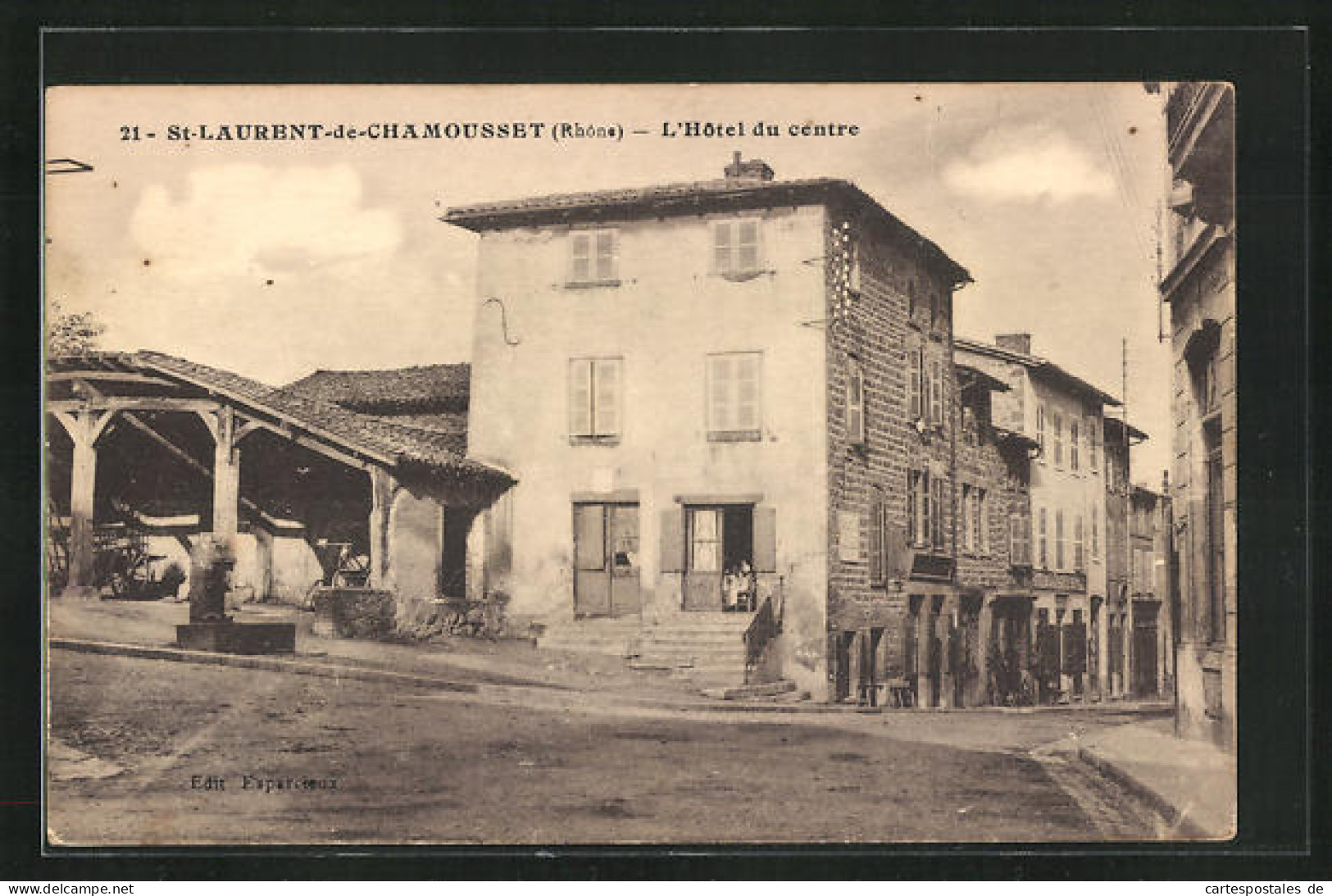 CPA St-Laurent-de-Chamousset, L`Hôtel Du Centre  - Saint-Laurent-de-Chamousset