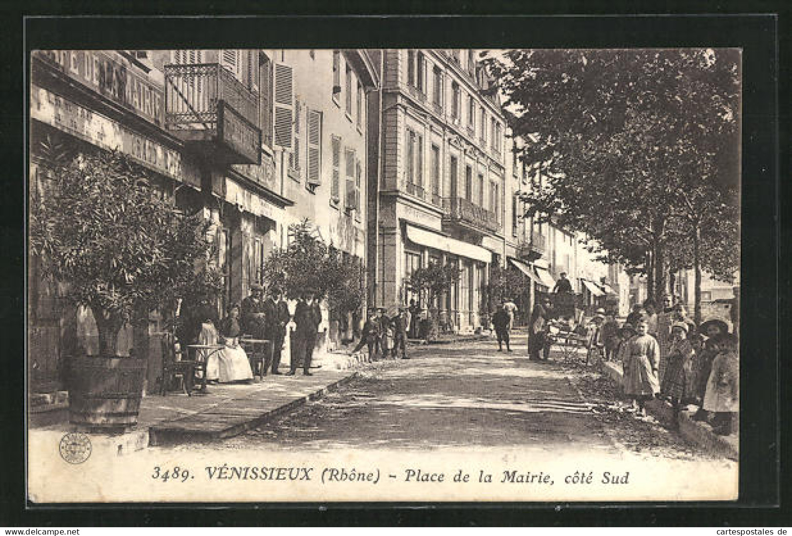 CPA Vénissieux, Place De La Mairie, Côté Sud  - Vénissieux