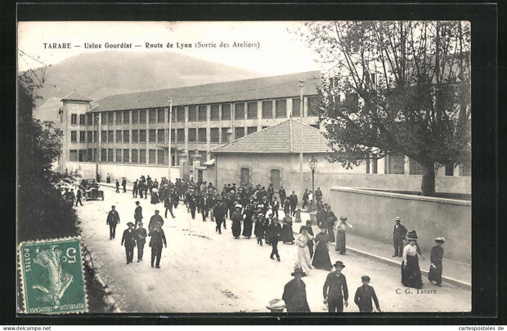 CPA Tarare, Usine Gourdiat, Route De Lyon, Sortie Des Ateliers  - Tarare