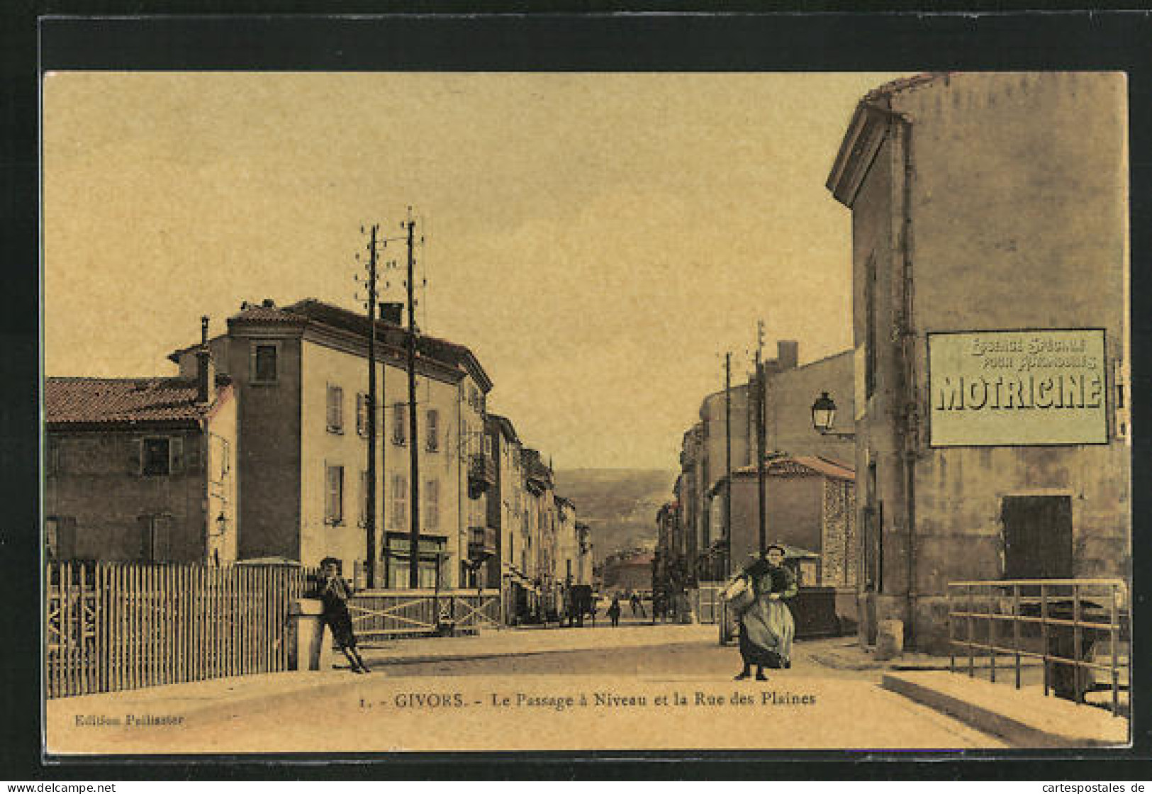 CPA Givors, Le Passage à Niveau Et La Rue Des Plaines  - Givors