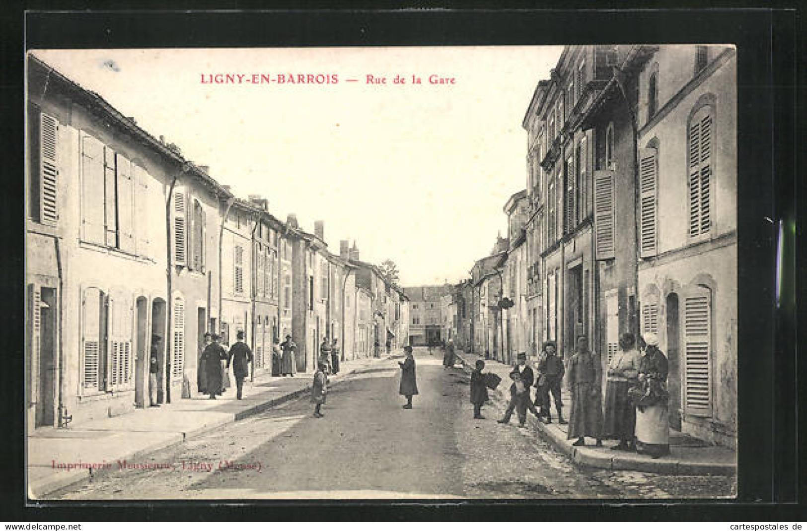 CPA Ligny-en-Barrois, Personnes En Rue De La Gare  - Ligny En Barrois