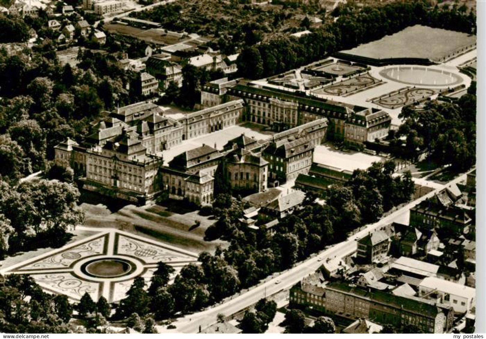 73941356 Ludwigsburg__Wuerttemberg Schloss Ludwigsburg Mit Gartenschau Bluehende - Ludwigsburg