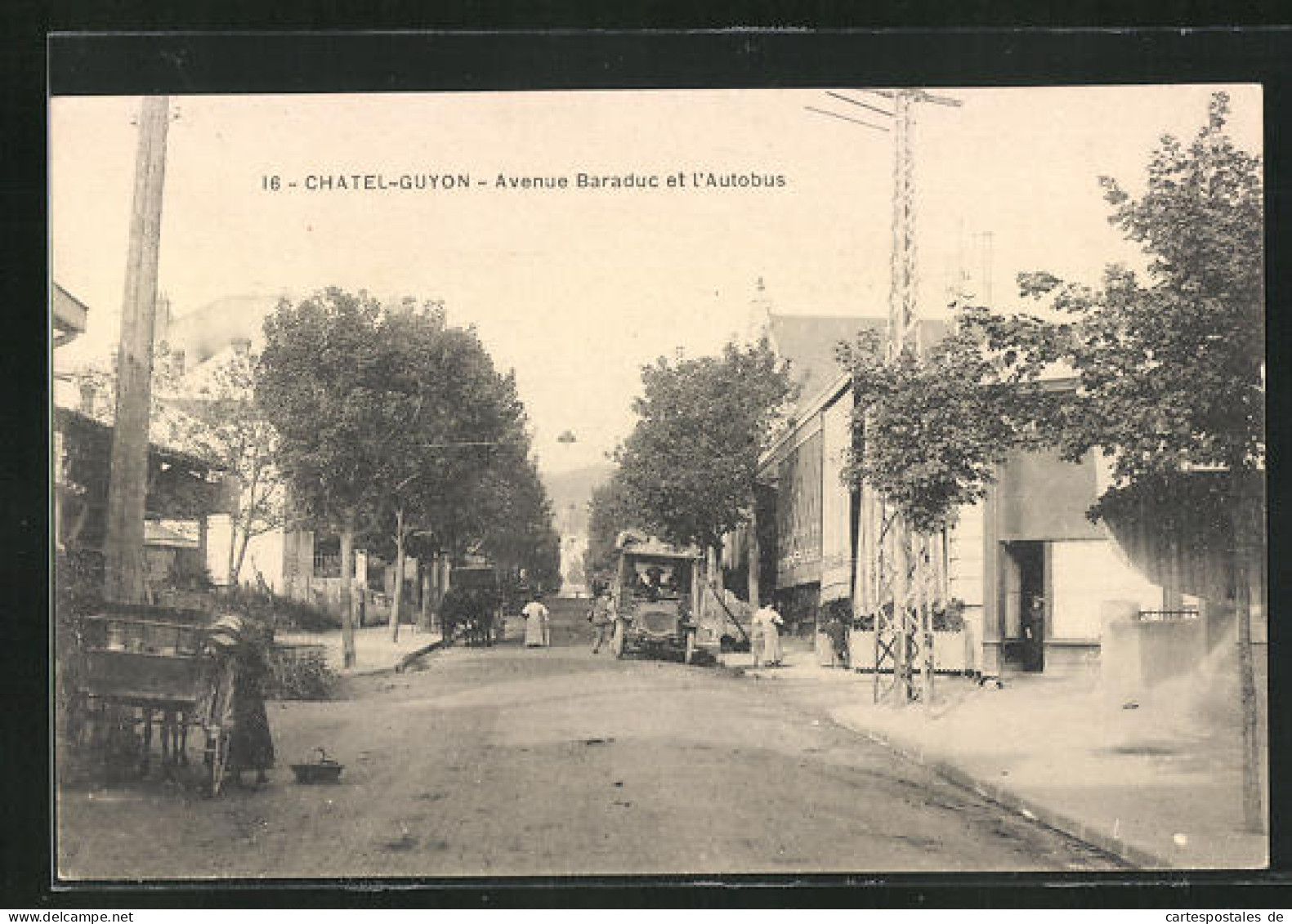 CPA Chatel-Guyon, Avenue Baraduc Et L'Autobus  - Sonstige & Ohne Zuordnung