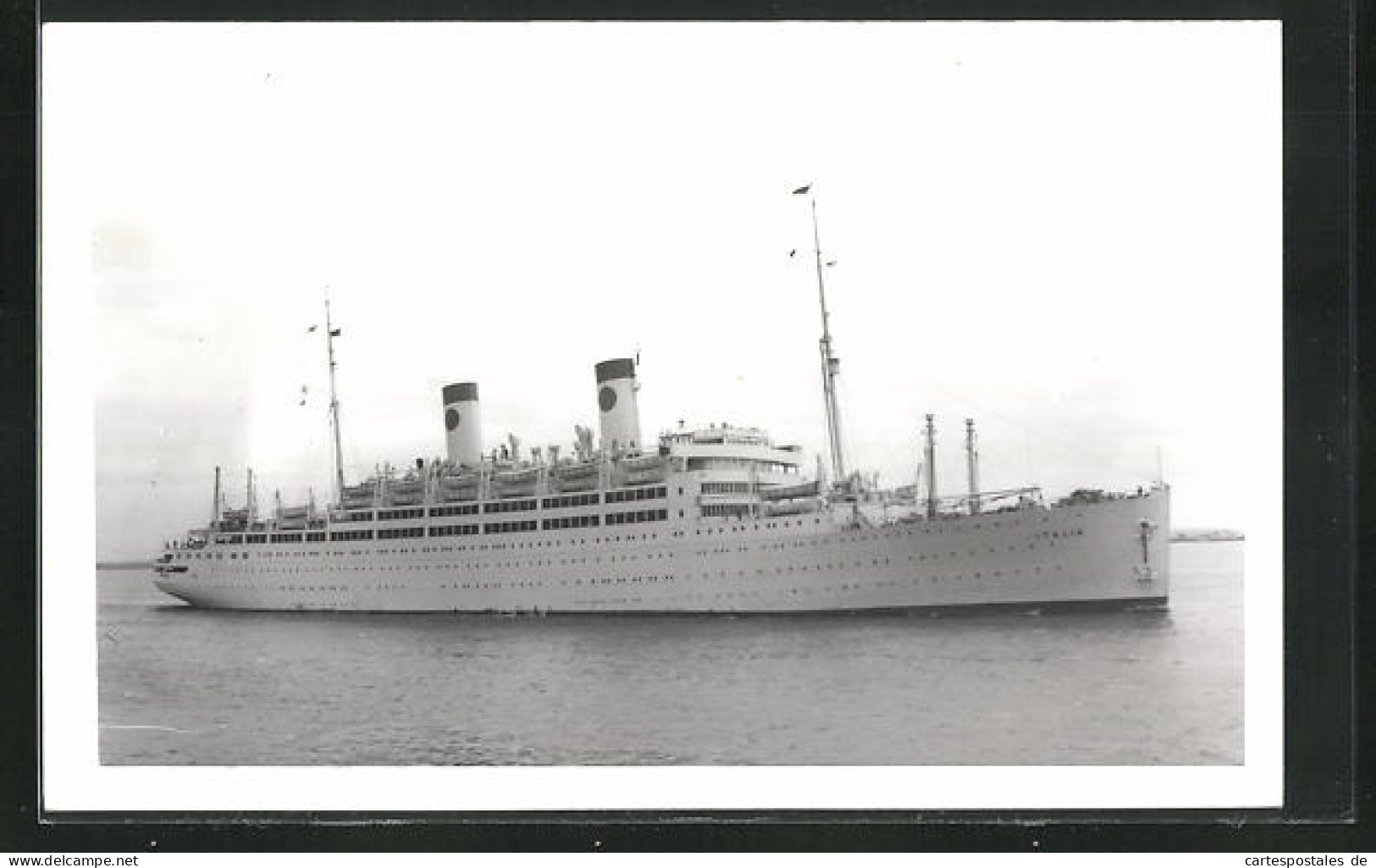 AK Passagierschiff Italia In Ruhiger See  - Steamers