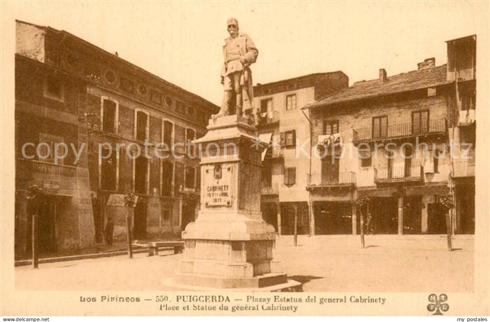 73782853 Puigcerda ES Plazay Estatua Del General Cabrinety  - Autres & Non Classés