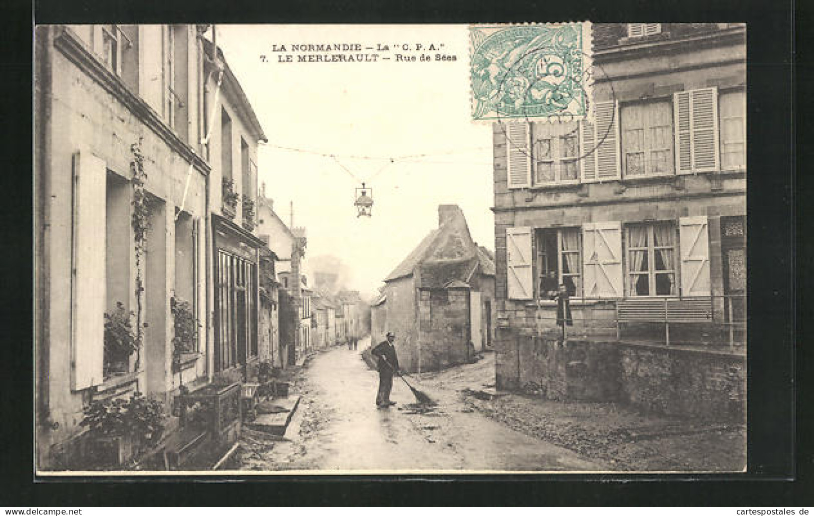 CPA Le Merlerault, Rue De Sées, Vue De La Rue  - Le Merlerault