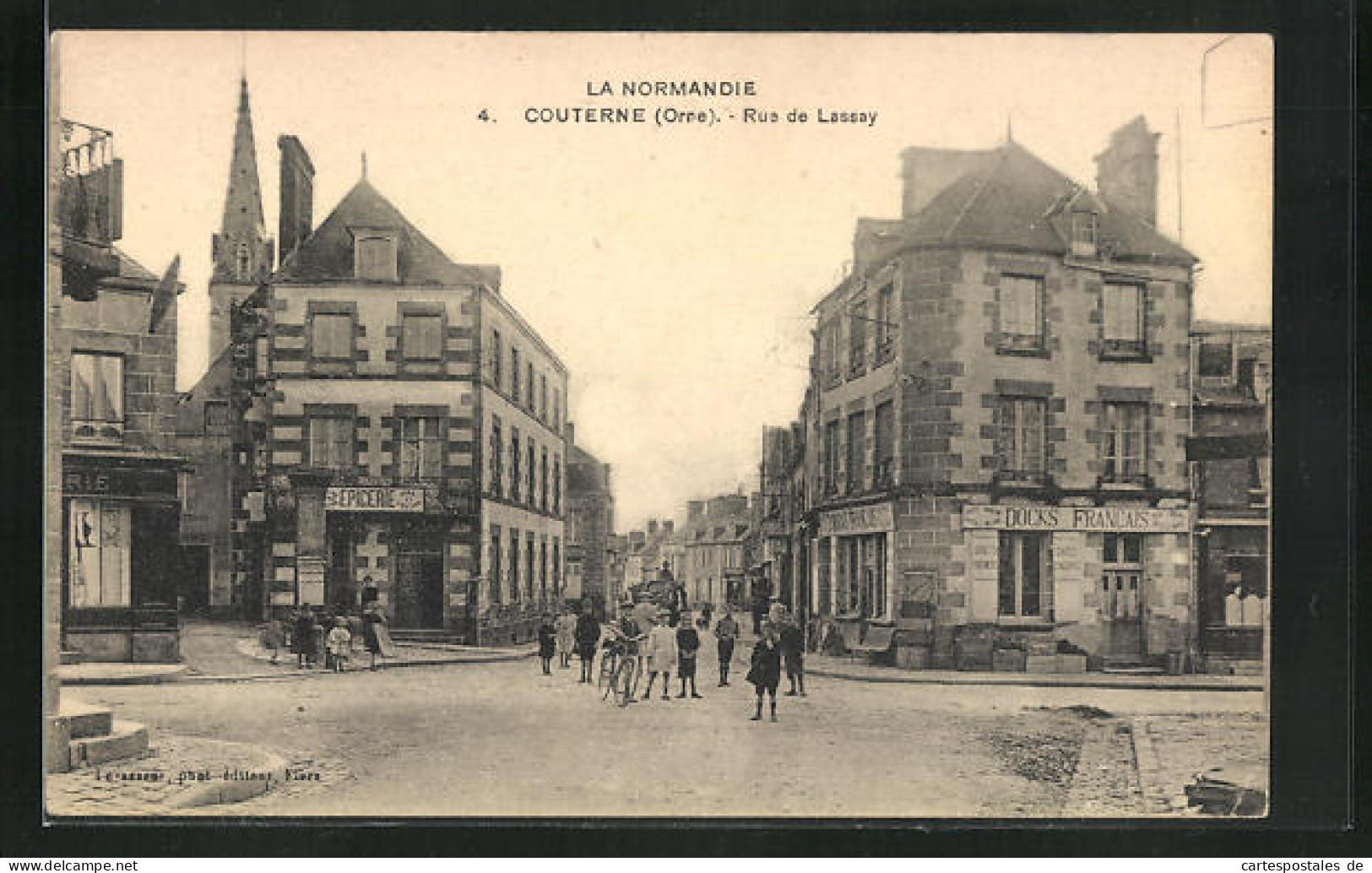 CPA Couterne, Rue De Lassay, Epicerie Et Docks Francais  - Other & Unclassified