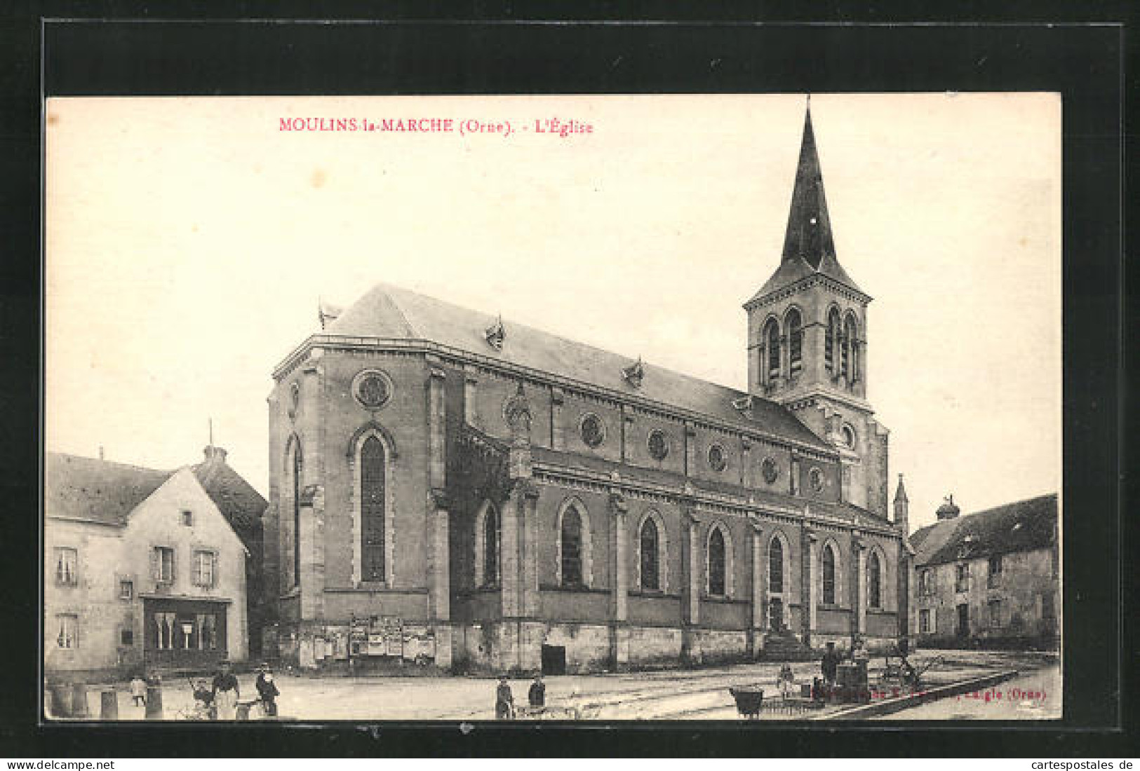 CPA Moulins-la-Marche, L`Eglise  - Moulins La Marche