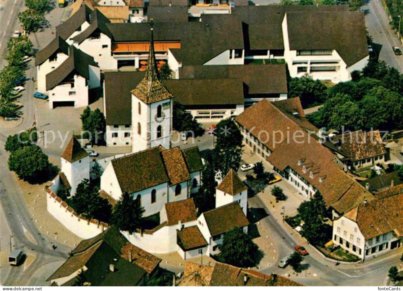 12758998 Muttenz Dorfpartie Mit Kirche Muttenz - Andere & Zonder Classificatie