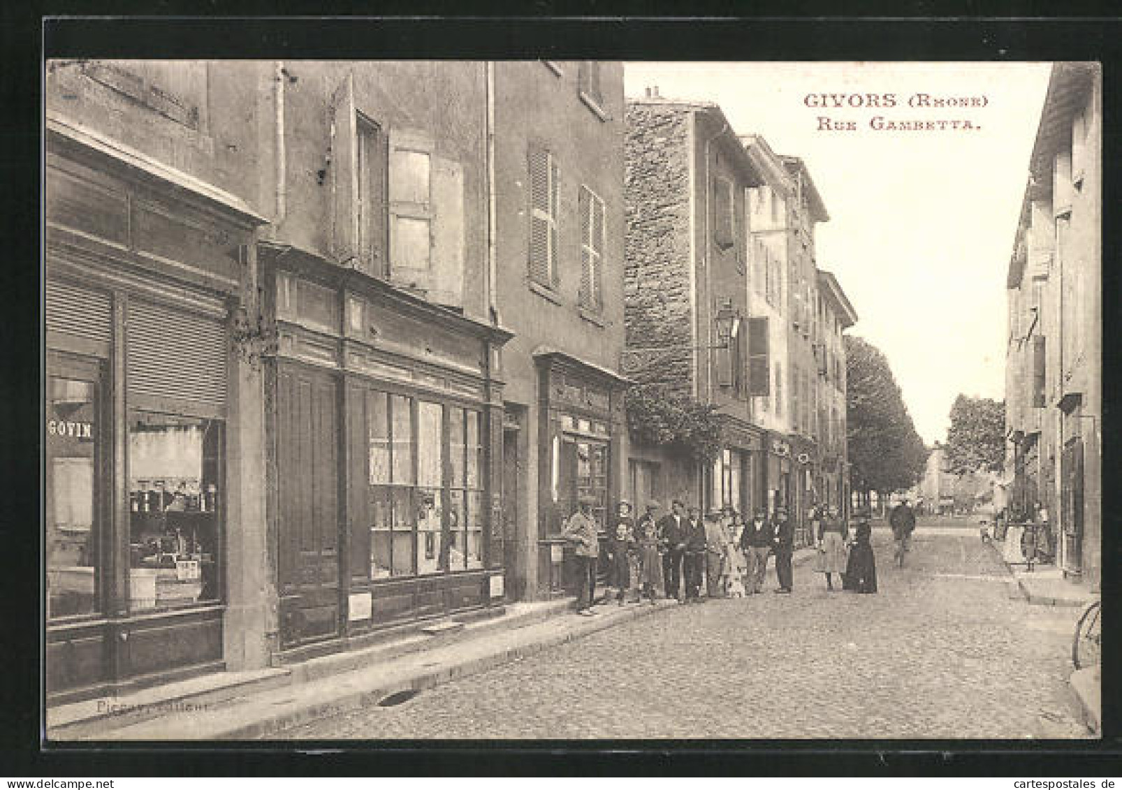 CPA Givors, Rue Gambetta, Vue De La Rue  - Givors