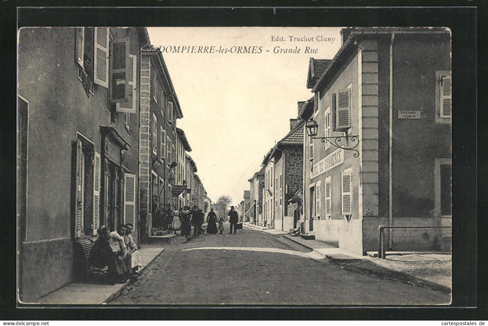 CPA Dompierre-les-Ormes, Grande Rue  - Autres & Non Classés