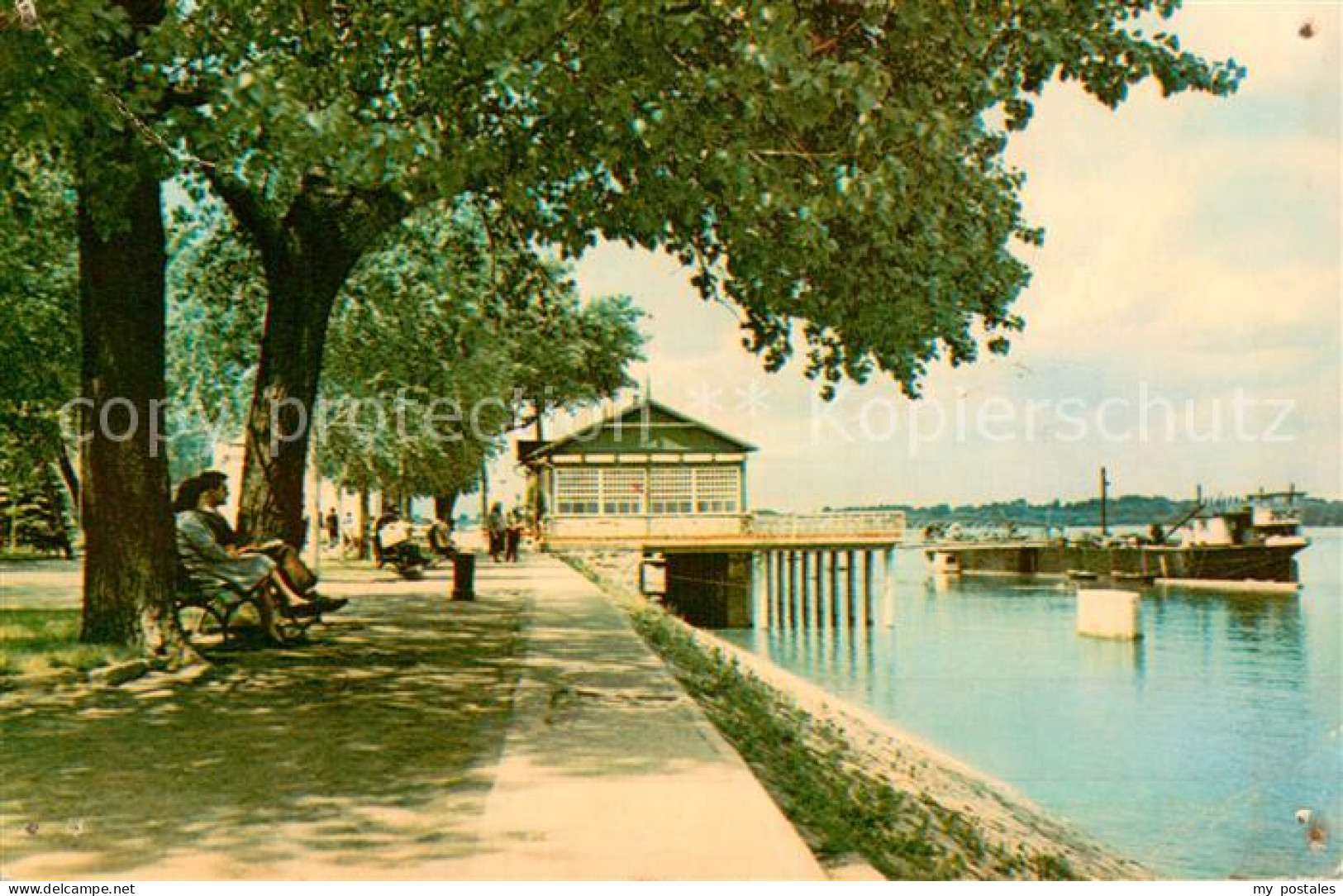 73782616 Zemun Semlin Zimony Serbia Obala Uferpromenade Bootsanleger  - Serbien