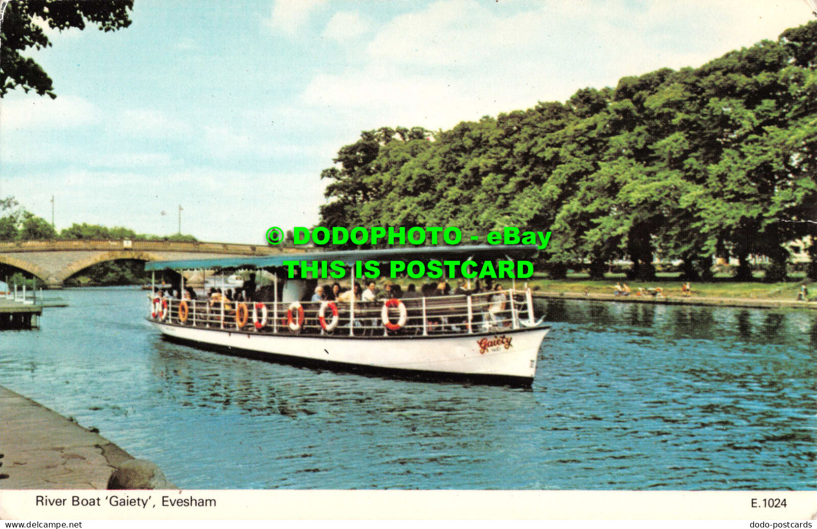 R534707 Evesham. River Boat Gaiety. E. T. W. Dennis - Wereld