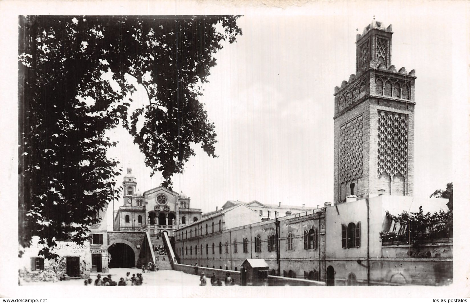 ALGERIE ORAN LA MOSQUEEE ET L EGLIS SAINT LOUIS  - Oran