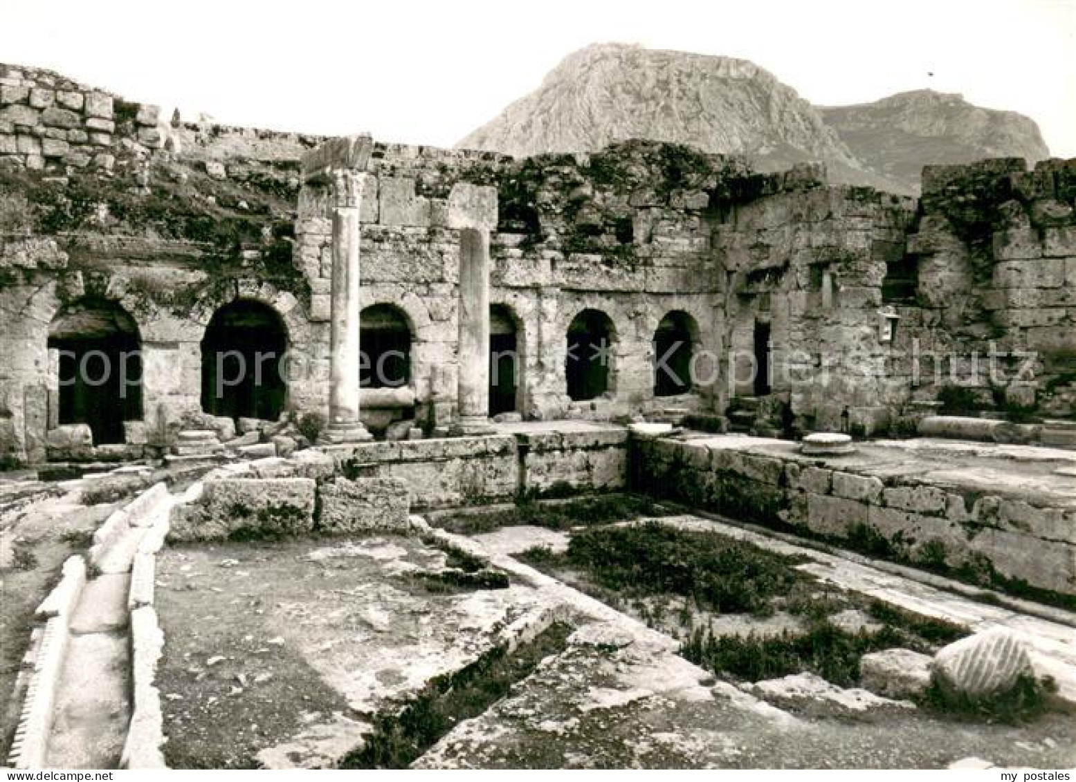 73781325 Corinth Corinthe Korinth Korinthia Greece The Peirene Spring Antike Sta - Grecia