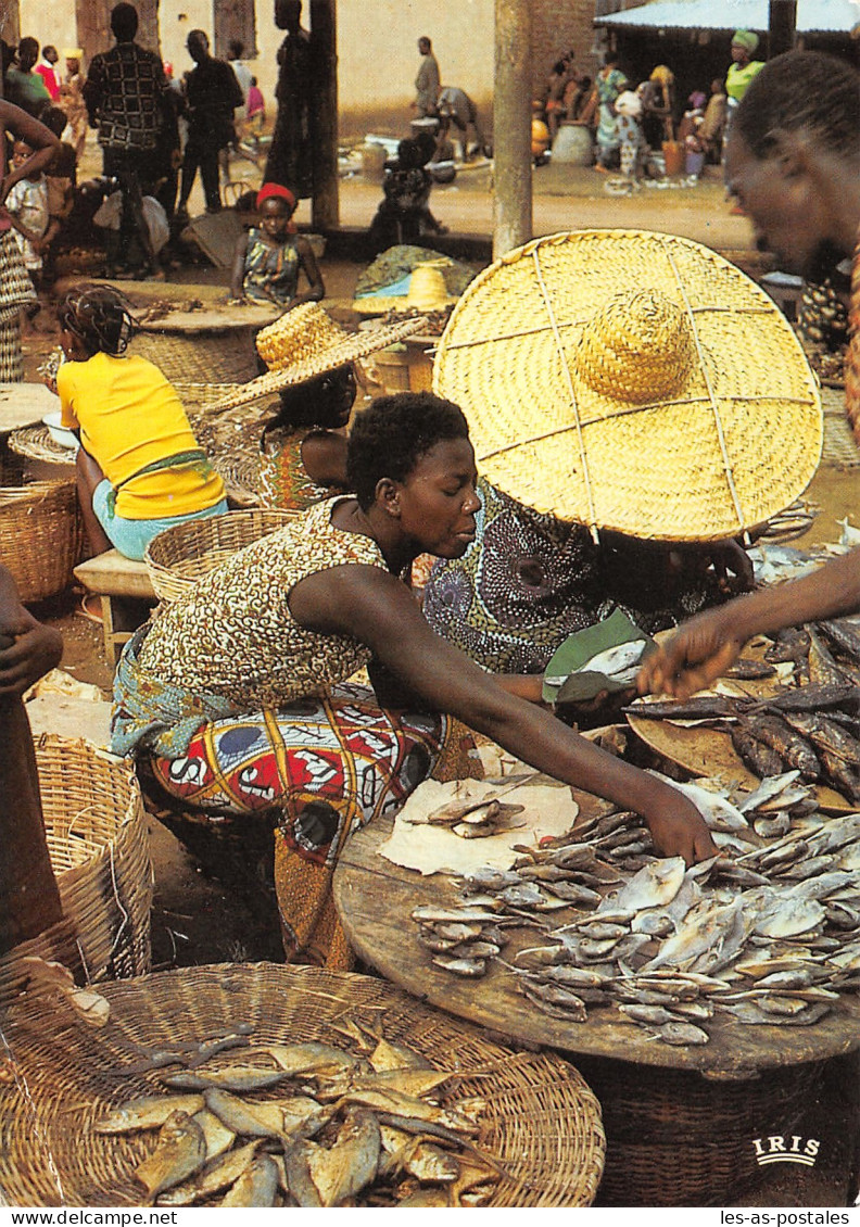 ALGERIE SCENES ET TYPES MARCHAND DE POISSONS - Scènes & Types