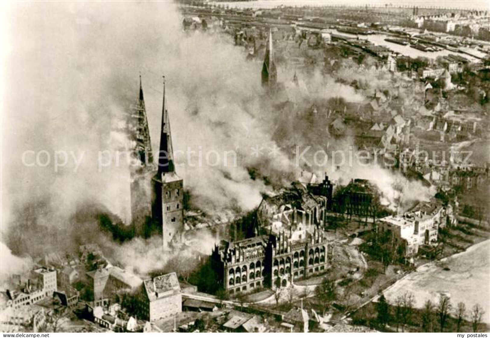 73780946 Luebeck Luftangriff 1942 Dom Luebeck - Lübeck