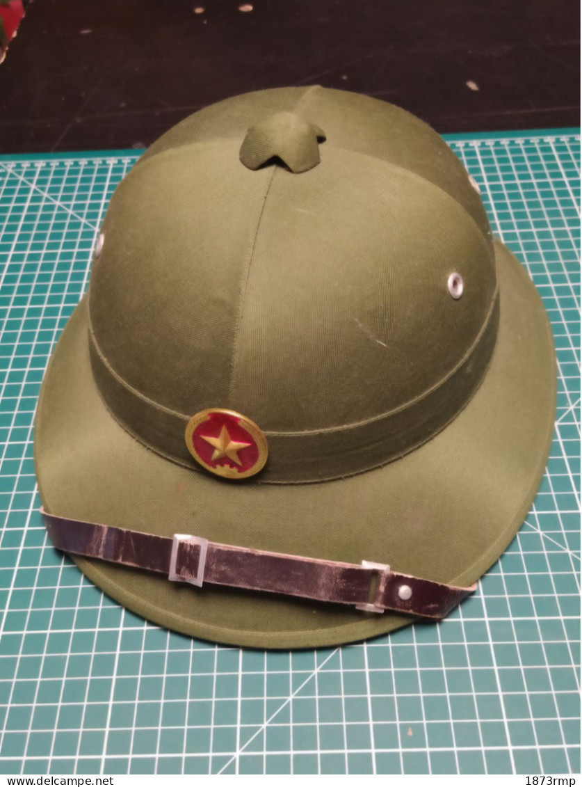 CASQUE NORD VIETNAMIEN, REPRODUCTION COPIE - Cascos