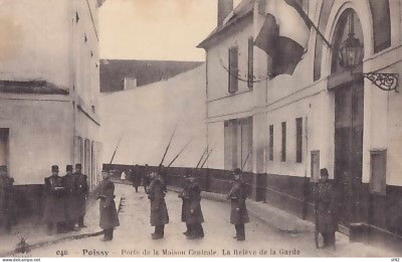 POISSY                       Porte De La Maison Centrale. La Relève De La Garde - Poissy