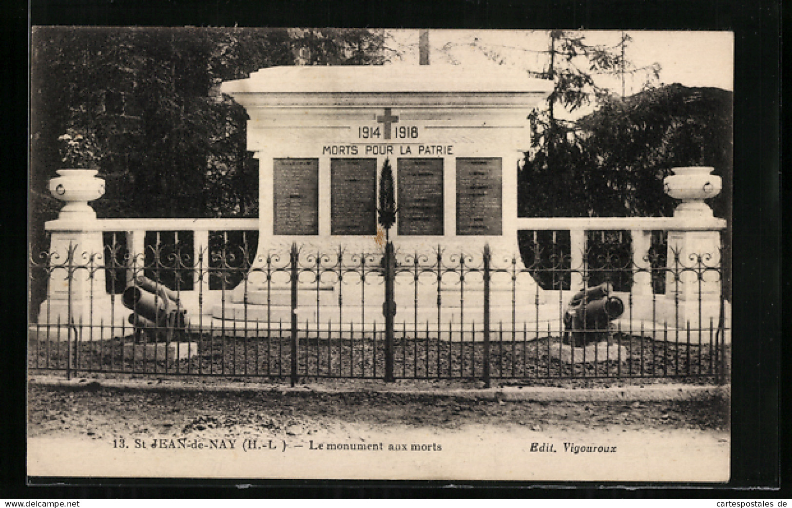 CPA St-Jean-de-Nay, Le Monument Aux Morts  - Andere & Zonder Classificatie