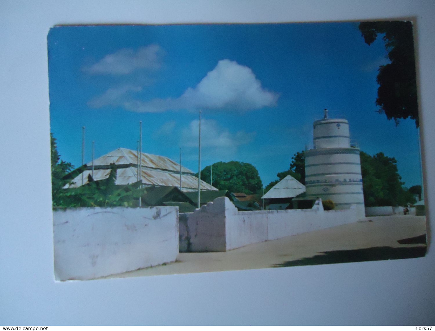 MALDIVES   POSTCARDS  MINARET OF JUMA MOSQUE   WITH STAMPS   FOR MORE PURCHASES 10% DISCOUNT - Maldives