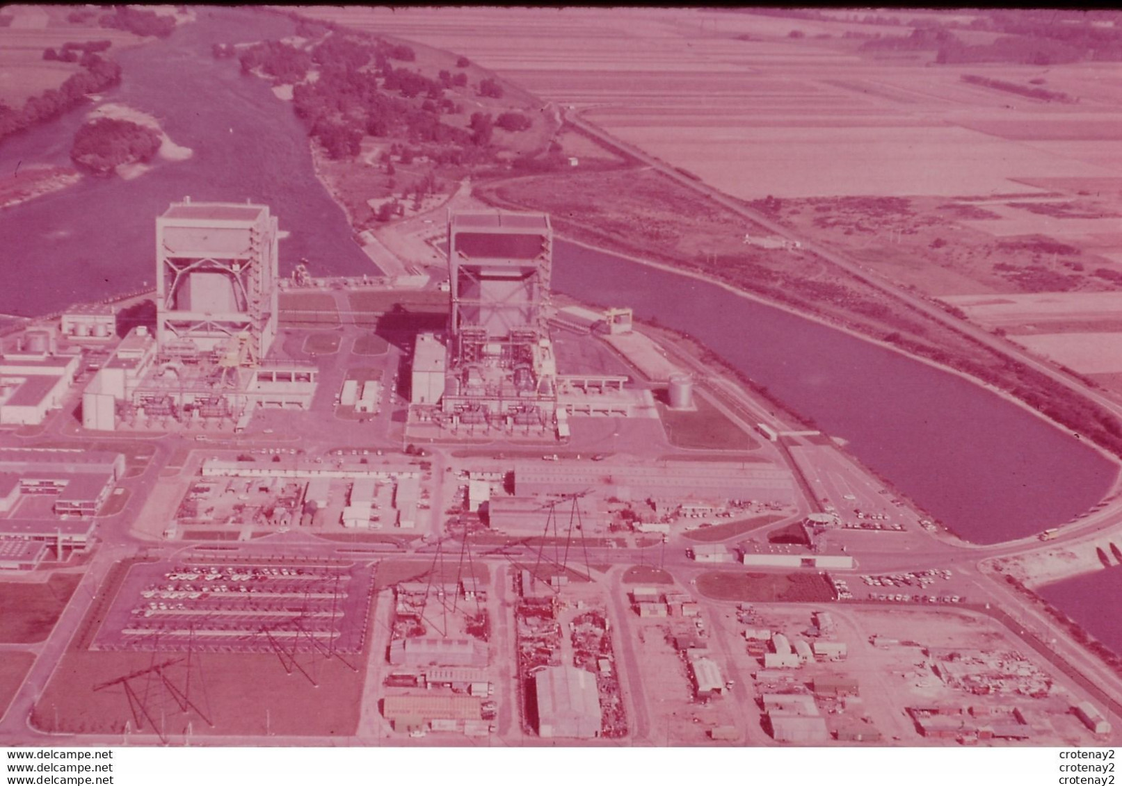 Photo Diapo Diapositive Slide La FRANCE Aérienne N°96 LES CENTRALES ATOMIQUES à ST LAURENT DES EAUX VOIR ZOOM - Dias