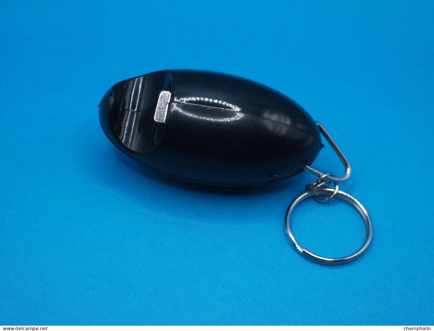 Porte-clé Plastique - Bière Guinness - Ballon De Rugby Décapsuleur - Key-rings