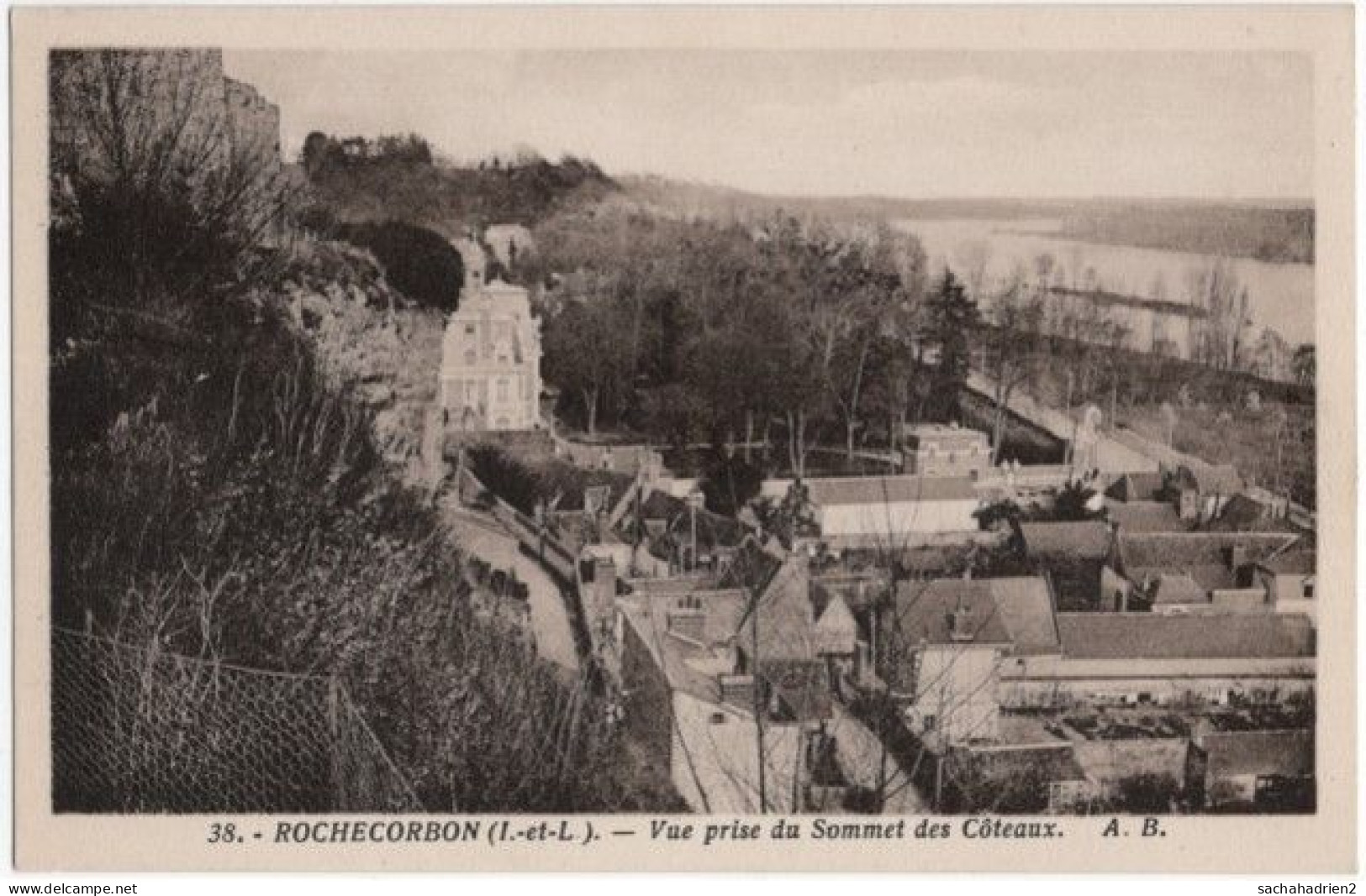 37. ROCHECORBON. Vue Prise Du Sommet Des Côteaux. 38 - Rochecorbon