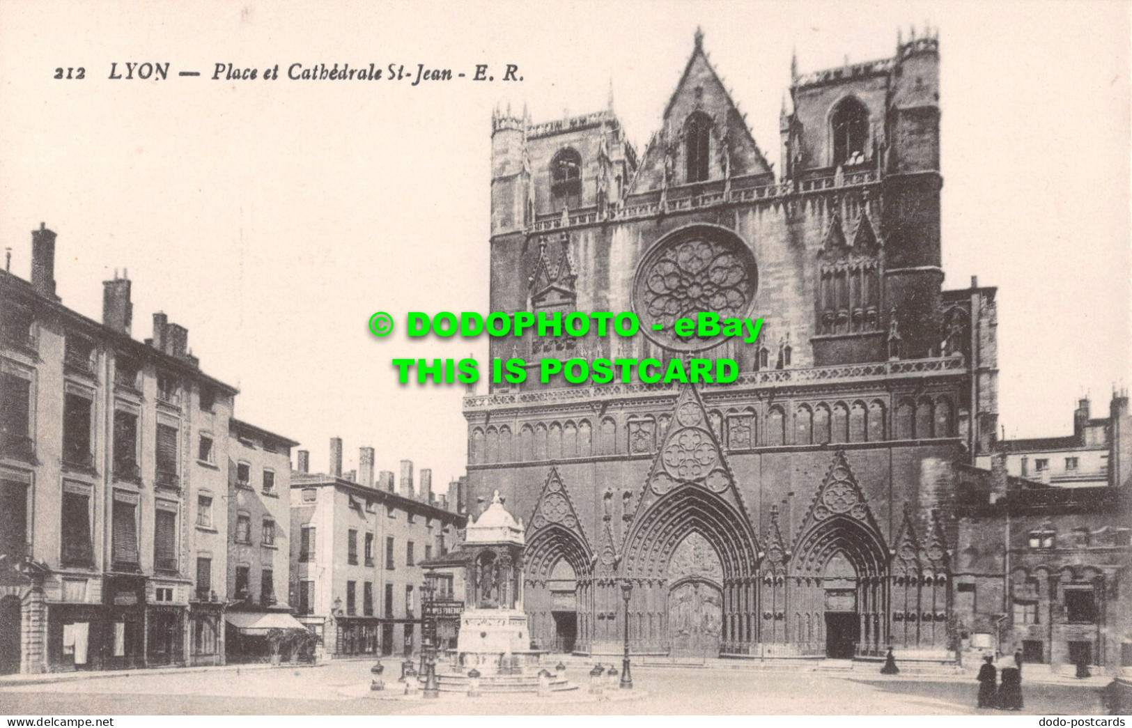 R536160 Lyon. Place Et Cathedrale St. Jean. E. R. Phot Des Etablissements Ch. Co - World