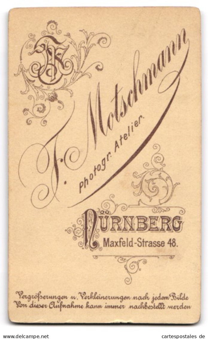 Fotografie F. Motschmann, Nürnberg, Maxfeld-Str. 48, Elegante Dame Mit Verschmitztem Gesicht Und Hochsteckfrisur  - Anonieme Personen