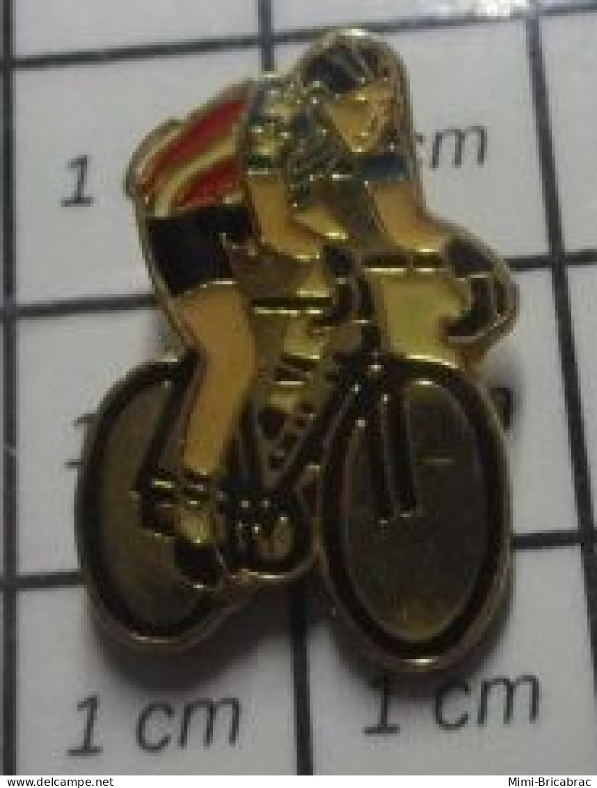 713A Pin's Pins / Beau Et Rare / SPORTS / CYCLISME COUREUR CYCLISTE VELO - Cyclisme