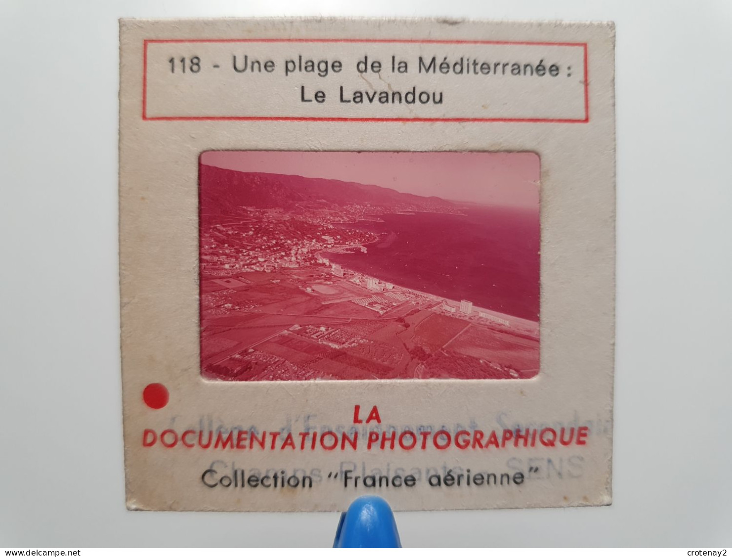 Photo Diapo Diapositive Slide La FRANCE Aérienne N°118 Une PLAGE En Méditerranée LE LAVANDOU VOIR ZOOM - Dias