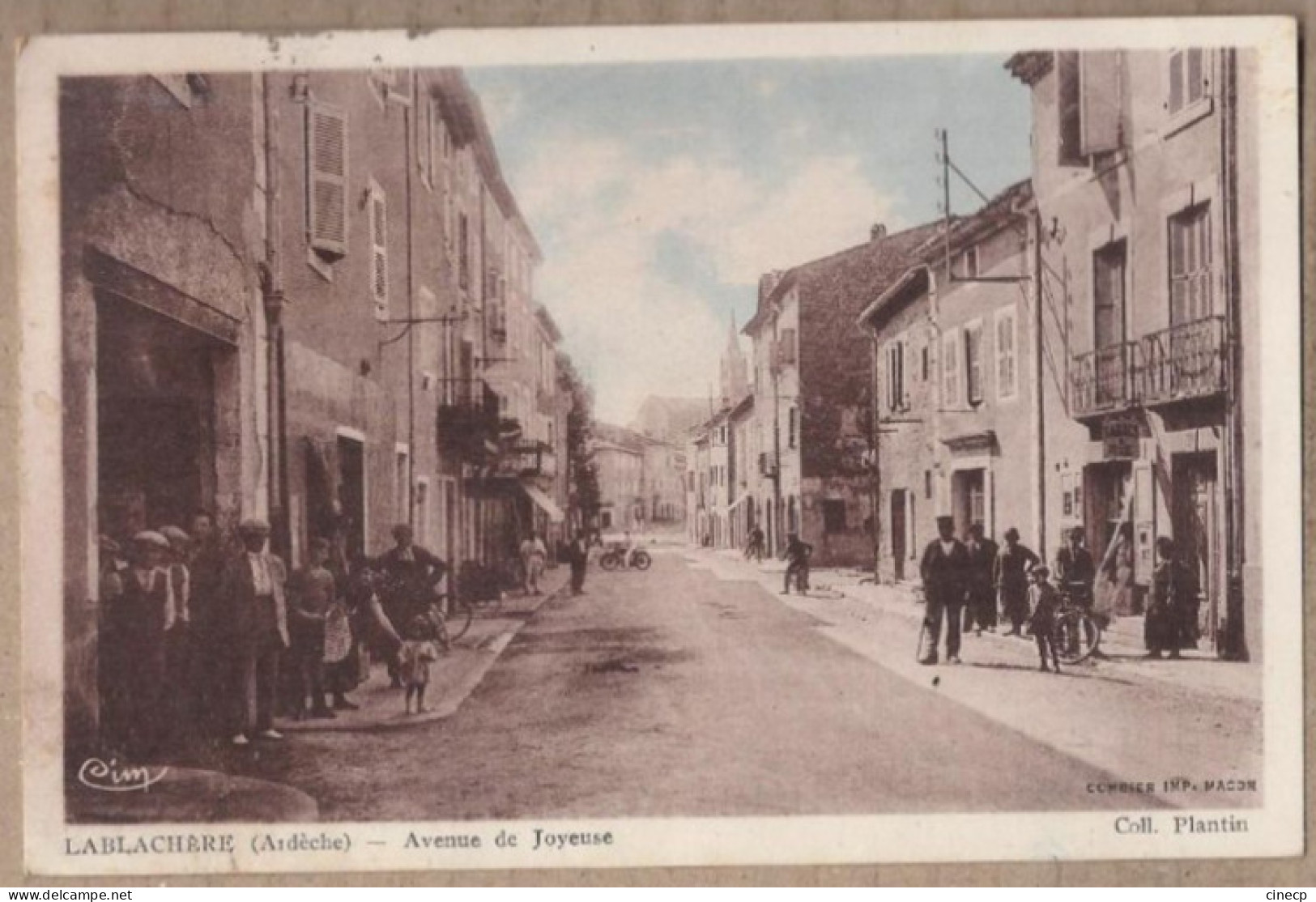 CPA 07 - LABLACHERE - Lablachère - Avenue De Joyeuse - TB PLAN TB ANIMATION CENTRE VILLAGE MAGASIN TABAC - Andere & Zonder Classificatie