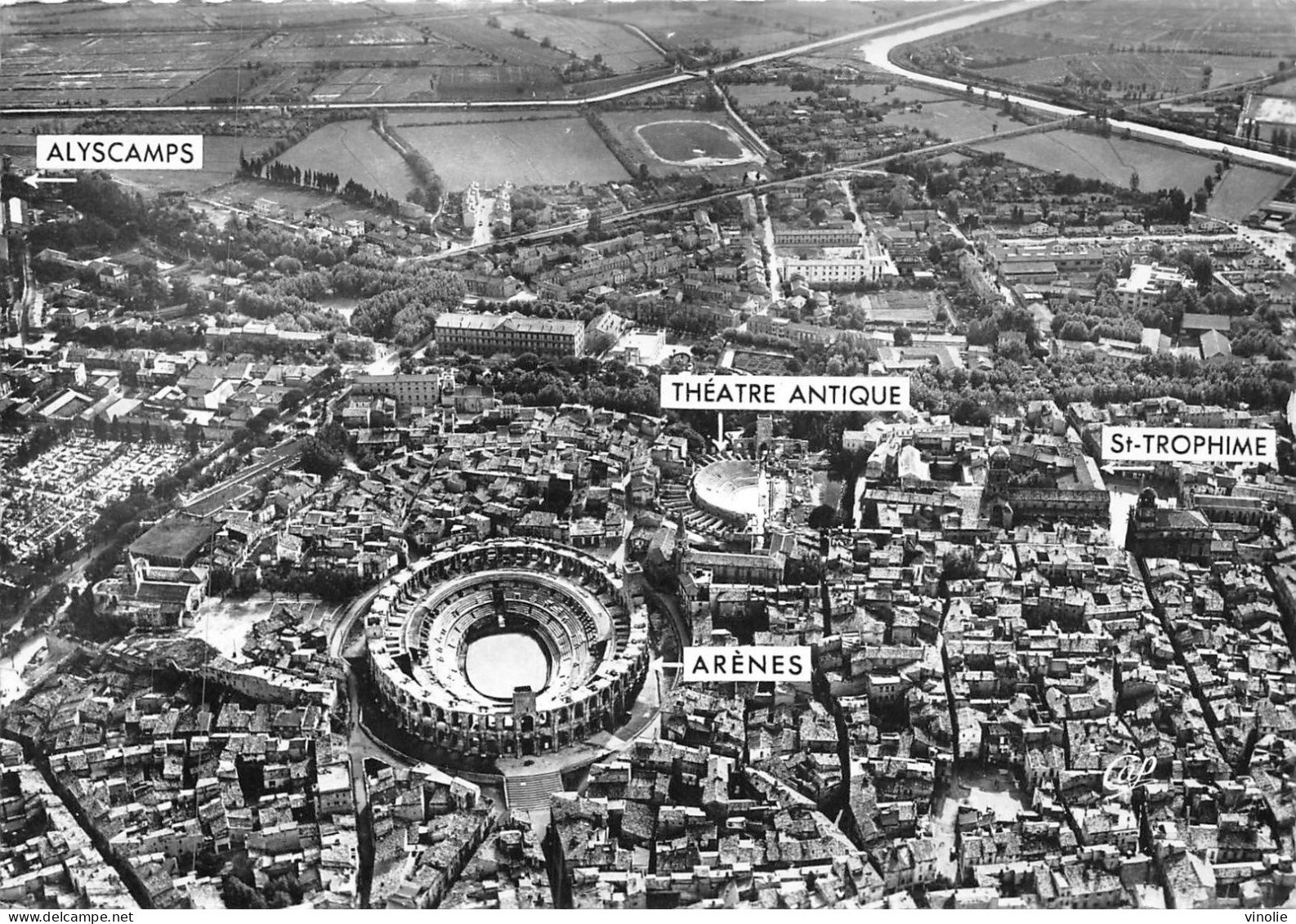 MO-24-433 : ARLES. VUE AERIENNE - Arles