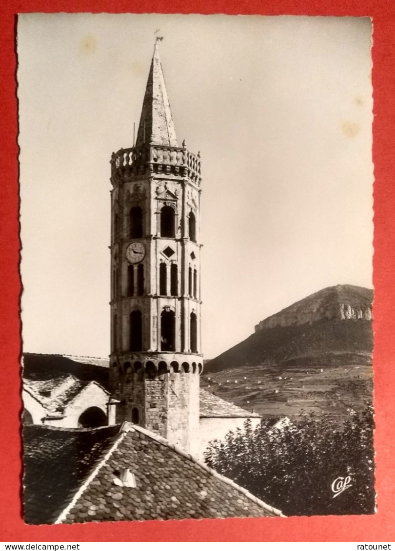 12 - AVEYRON - MILLAU - CPSM 1666 - Eglise Notre Dame / Cloché - éd CAP - Millau