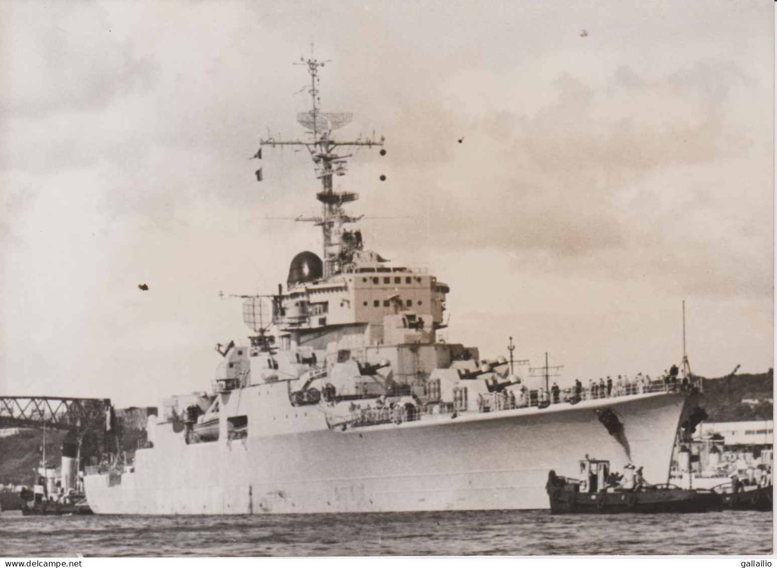 PHOTO PRESSE LE CROISEUR DE GRASSE EN MARTINIQUE A F P PHOTO DECEMBRE 1959 FORMAT 18 X 13 CMS - Barcos