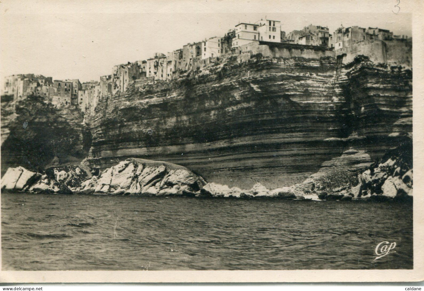 -2A-CORSE-  BONIFACIO - Les Falaises Et La Ville - Sonstige & Ohne Zuordnung