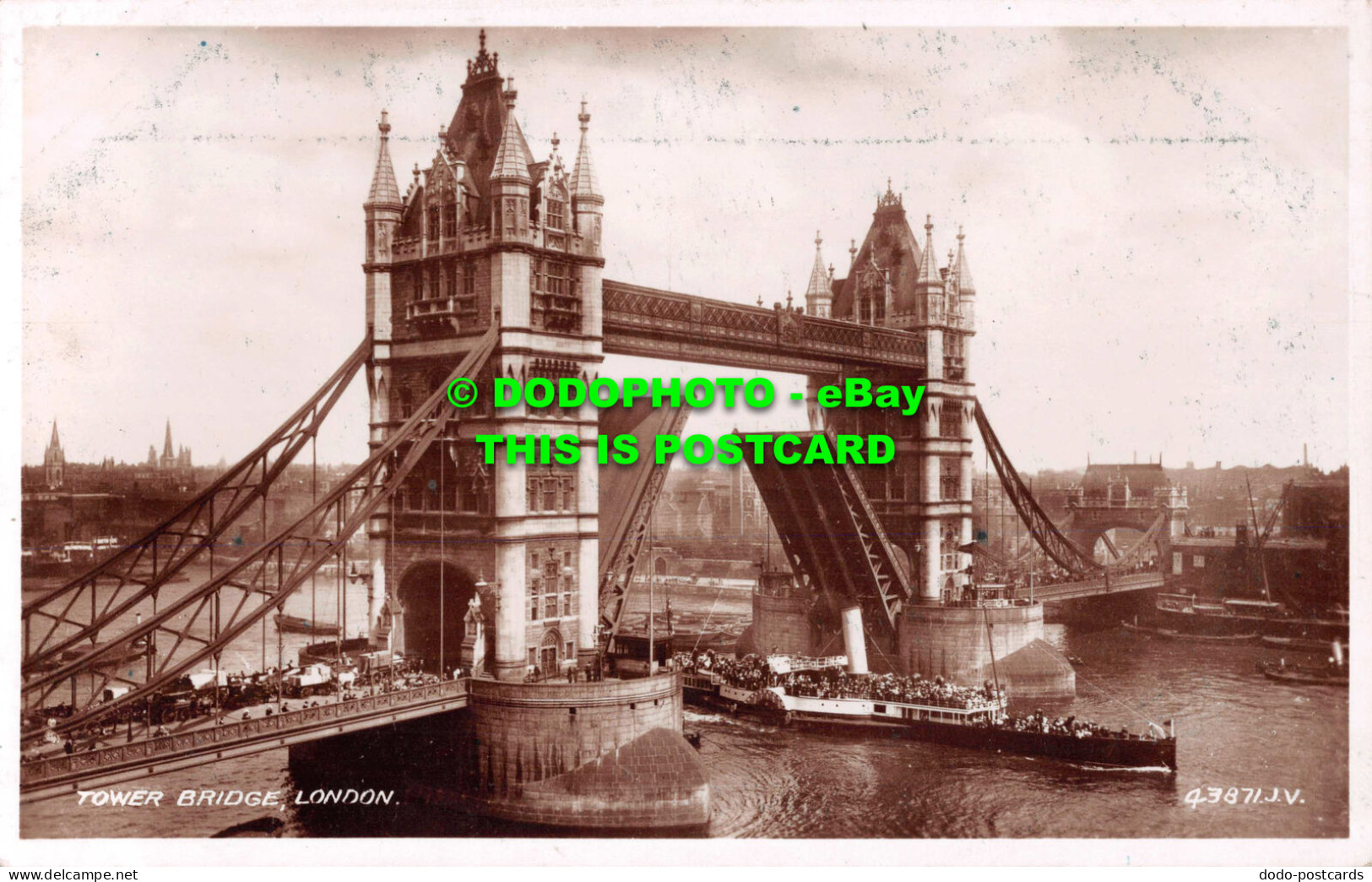R536327 London. Tower Bridge. Valentine. RP - Andere & Zonder Classificatie