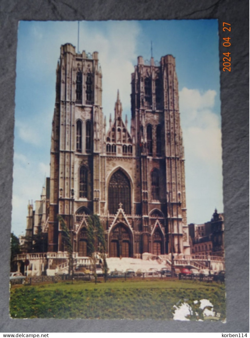 SINT MICHIELS KATHEDRAAL - Monumentos, Edificios