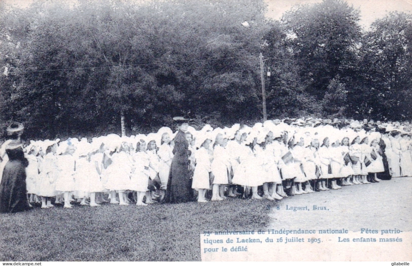 LAEKEN - BRUXELLES -75e Anniversaire De L'Indépendance Nationale 1905, Fêtes Patriotiques-  Enfants Massés Pour Le Défil - Laeken