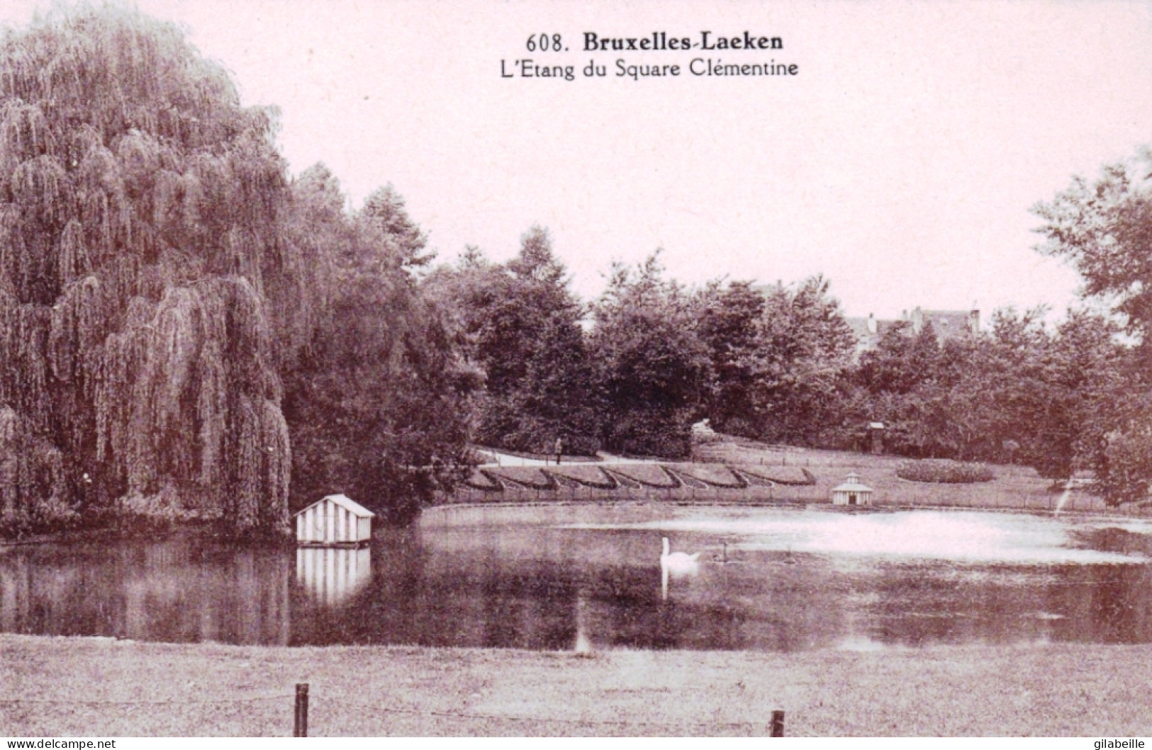 LAEKEN - BRUXELLES -  L'étang Du Square Clementine - Laeken