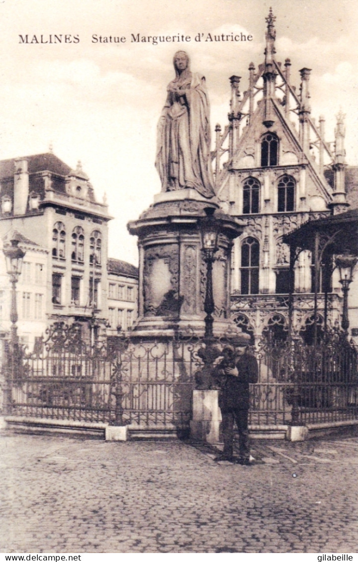 MALINES - MECHELEN -   Statue Marguerite D'Autriche - Mechelen