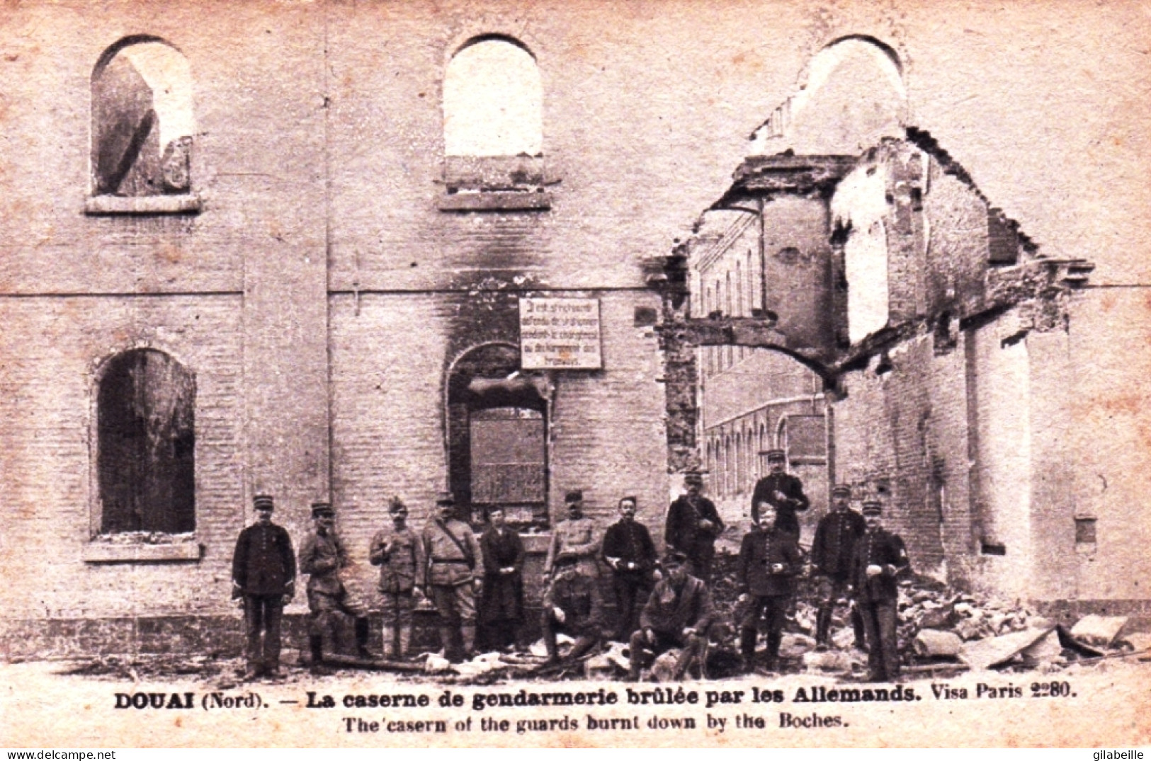 59 - DOUAI - La Caserne De Gendarmerie Brulée Par Les Allemands - Guerre 1914 - Douai