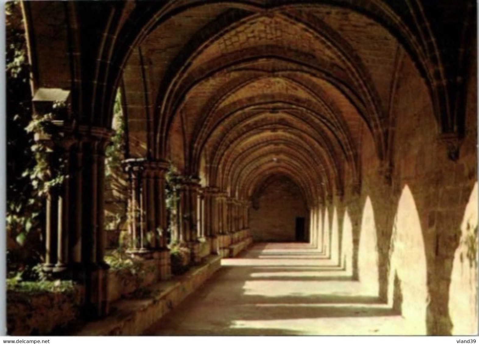 ABBAYE De ROYAUMONT. -  Galerie Nord Du Cloître.      Non Circulée. - Auvers Sur Oise