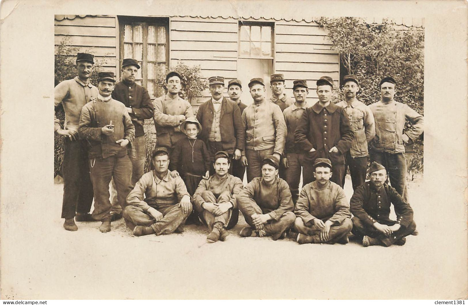 Militaria Carte Photo Soldat Militaire Portrait Groupe Postee De Toul - Personaggi